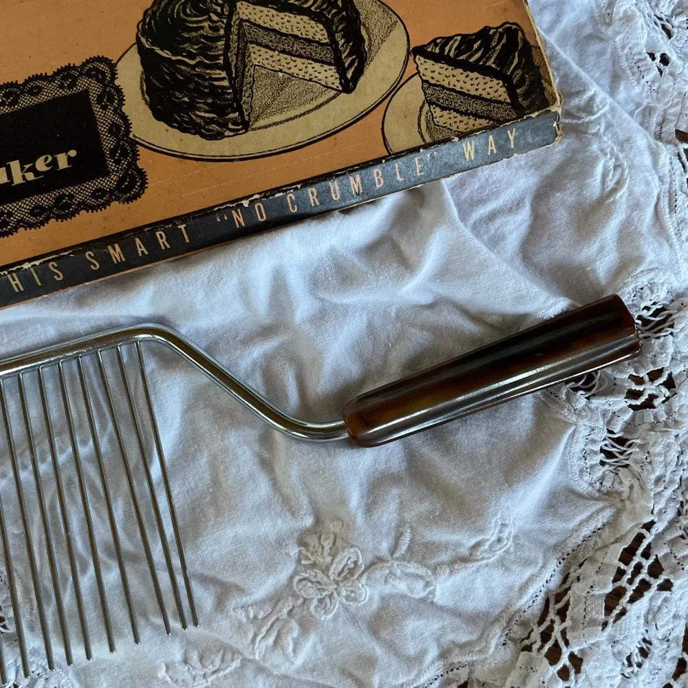 Vintage 1950s Hostess Cake Breaker - Metal Cake Slicer with Brown Handle